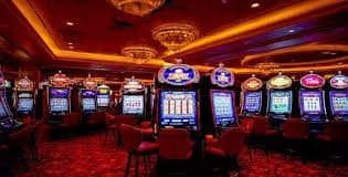 Koleksi permainan slot dan casino online tersedia di platform ganteng4d Indonesia